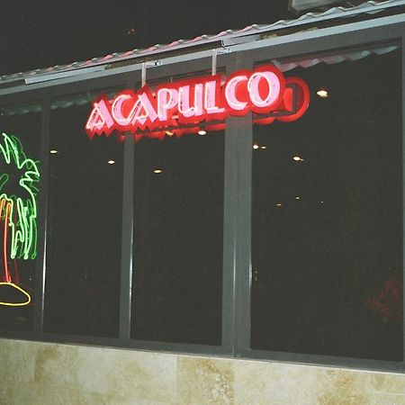 Motel Acapulco Ереван Экстерьер фото